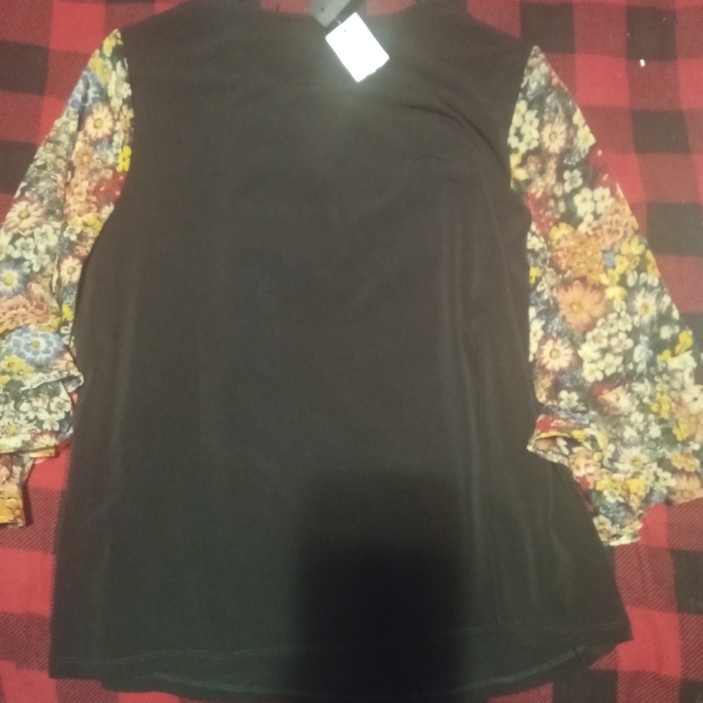 Cynthia Steffe Boxy Black and Yellow Ruffled Raglan Top